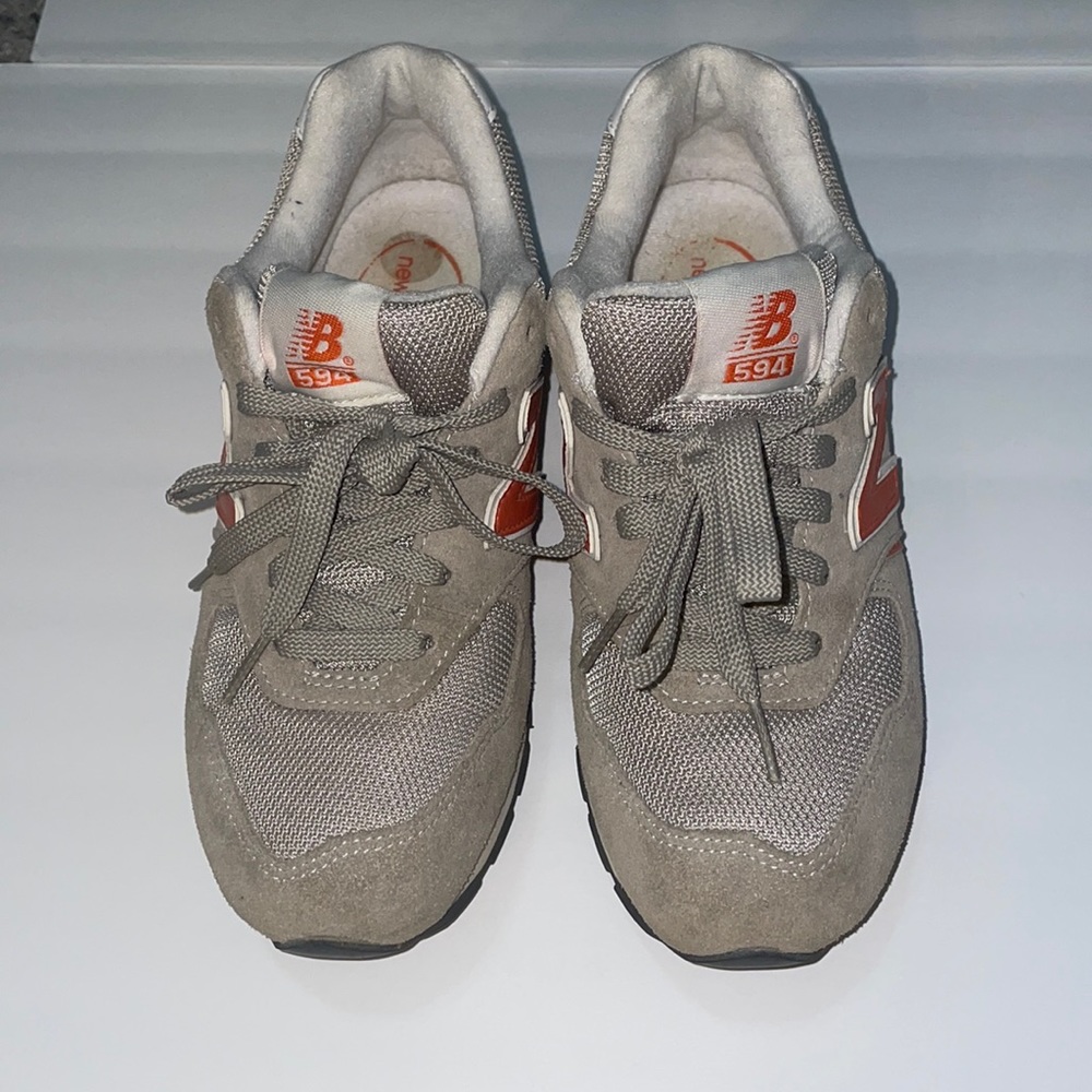New Balance 594 tennis shoes